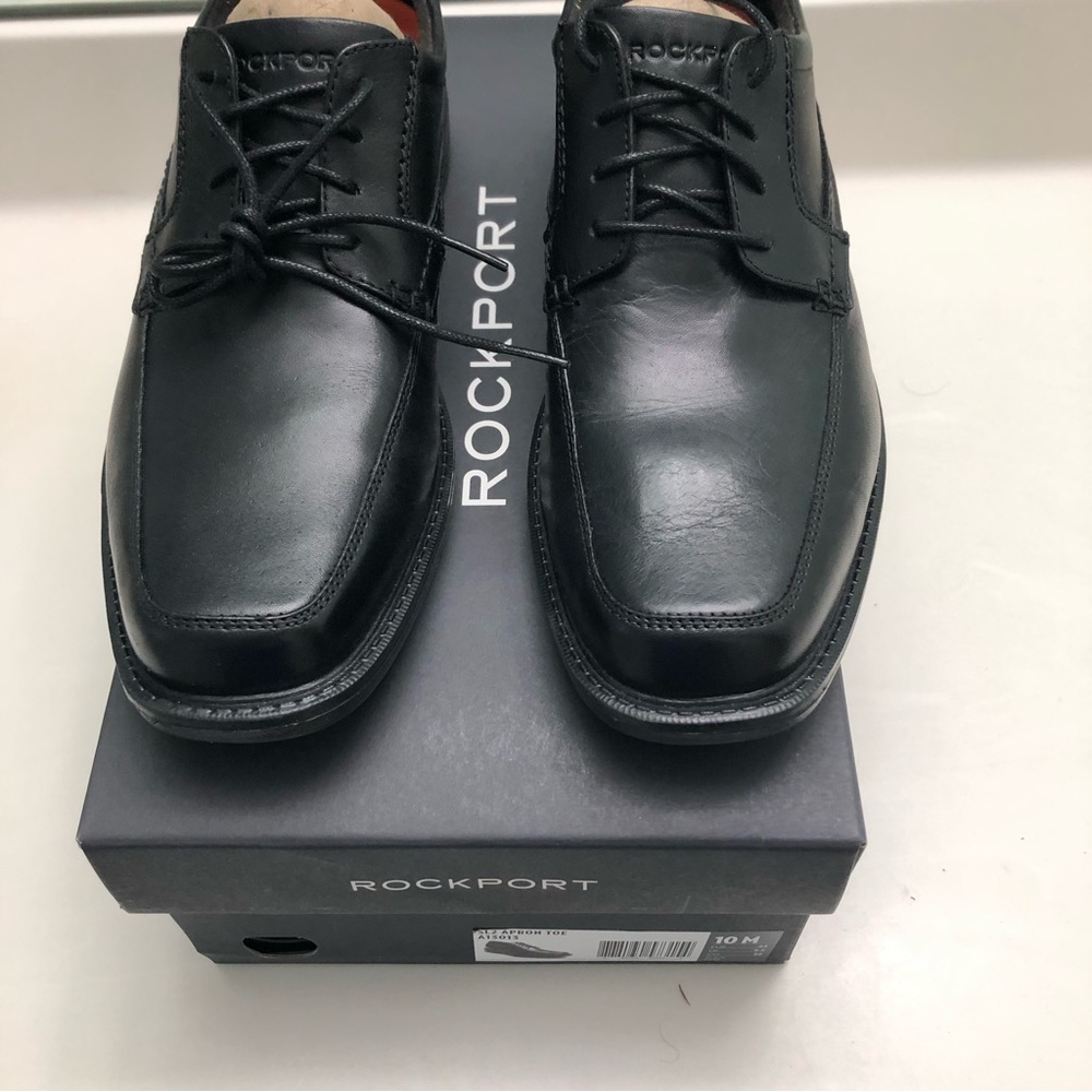 Rockport Mens SL2 Apron Toe lace up black dress shoes